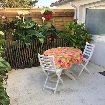 Petite Maison Dans Le Jardin อาร์-ซอง-เร ภายนอก รูปภาพ