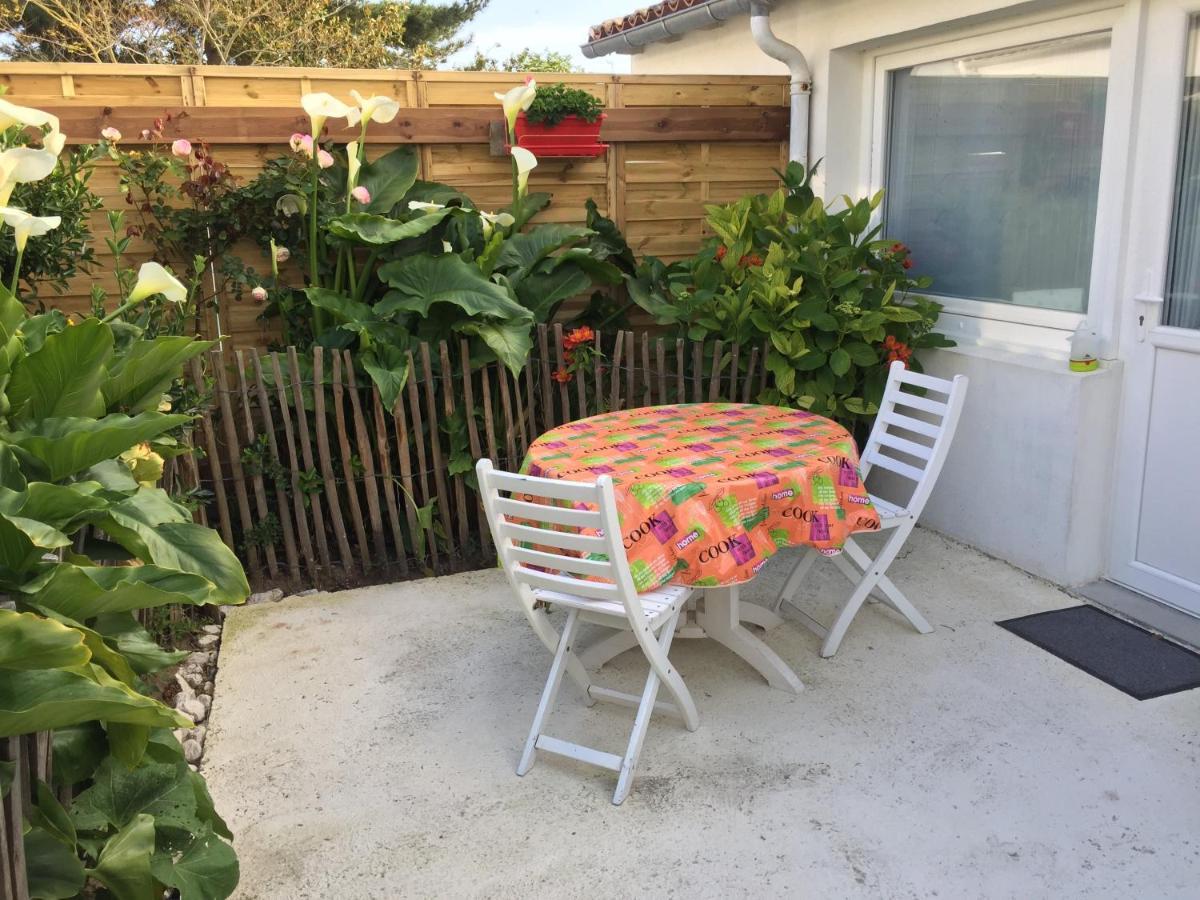 Petite Maison Dans Le Jardin อาร์-ซอง-เร ภายนอก รูปภาพ